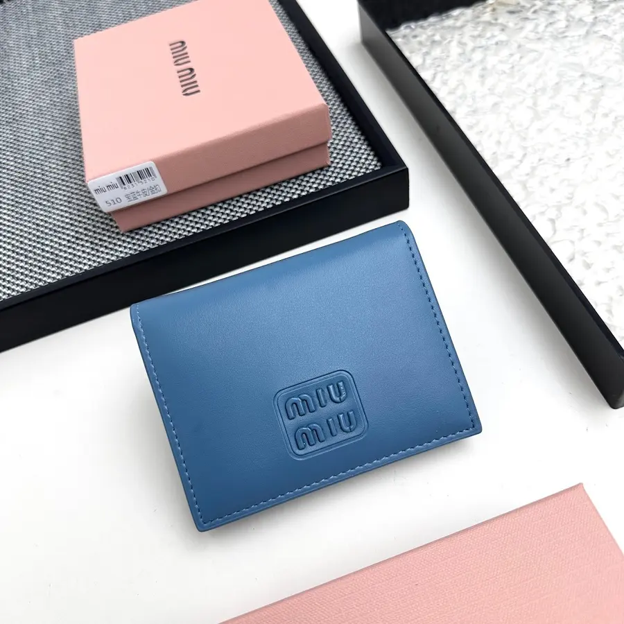 MIU MIU ミュウミュウ(MIU MIU) レザー コンパクト財布 レディース|新品 79078D00