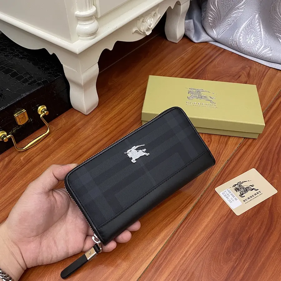 BURBERRY バーバリー（BURBERRY） 長財布 収納しやすい メンズ｜新品 79867247