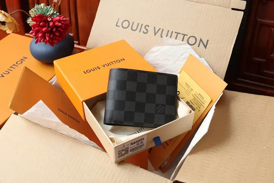 ルイ・ヴィトン（LOUIS VUITTON） ミニ財布 レザー メンズ｜新品 7A3C0BC7
