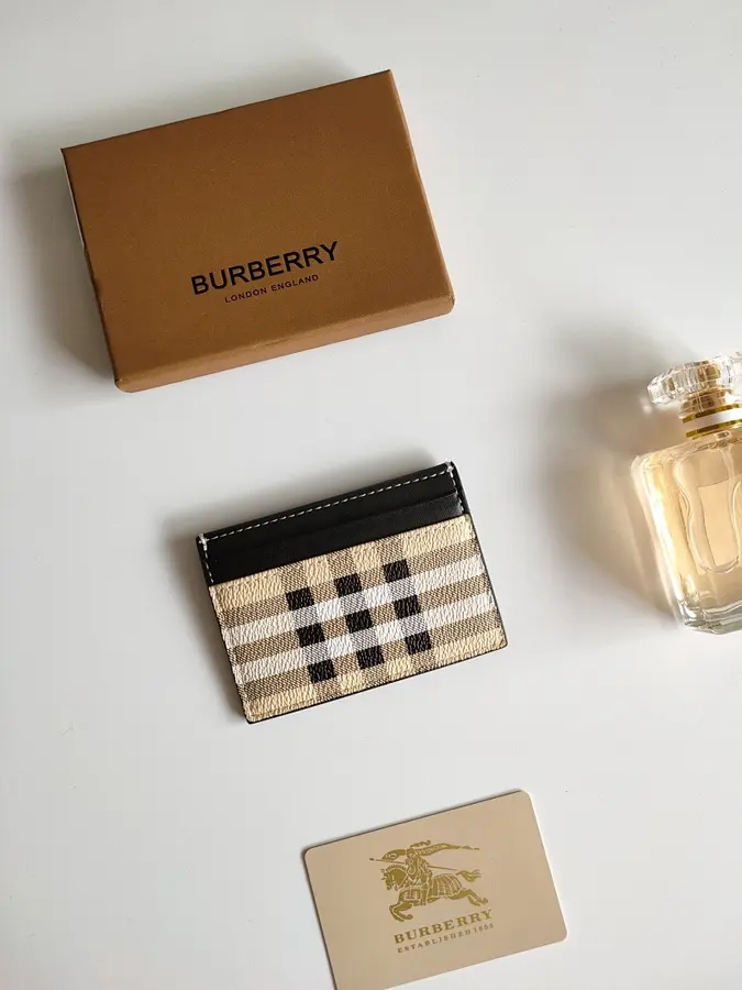 バーバリー（BURBERRY） カードケース レザー 男女兼用｜新品 7D0A4376