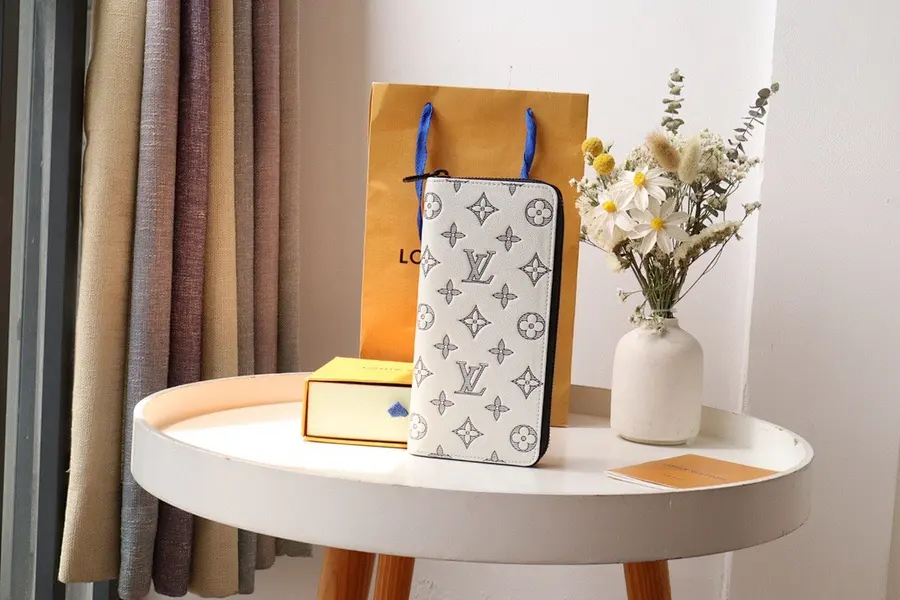 ルイ・ヴィトン（LOUIS VUITTON） レディース ロングウォレット 収納しやすい｜新品 7DF95F89