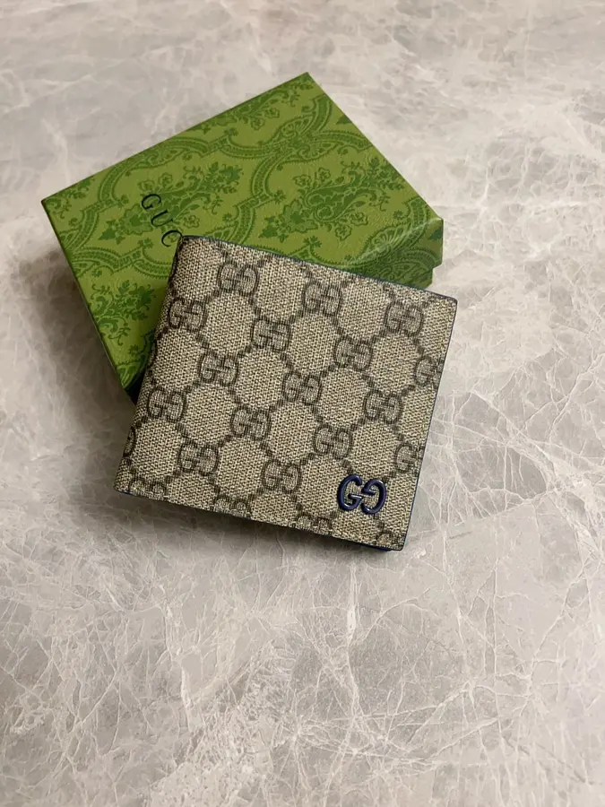 GUCCI グッチ（GUCCI） メンズ コンパクト財布 持ち歩きやすい｜新品 7ED9289F