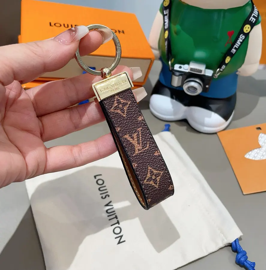 LOUIS VUITTON ルイ・ヴィトン(LOUIS VUITTON) モノグラム キーケース 男女兼用|新品 7F0249B2