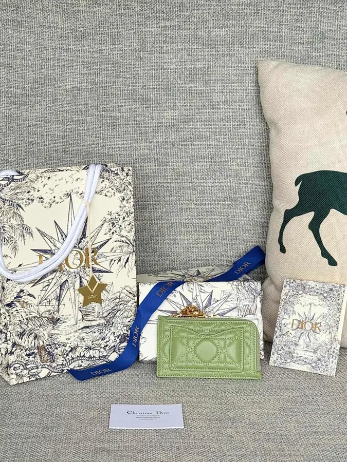 ディオール（DIOR） 男女兼用 カードホルダー コンパクト｜新品 8217626B