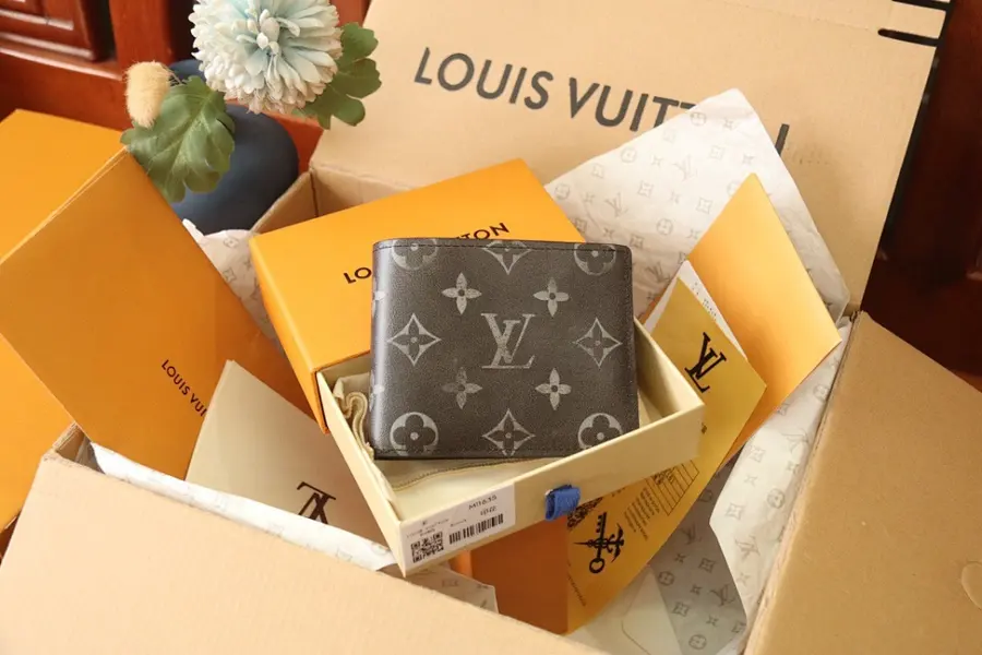 ルイ・ヴィトン（LOUIS VUITTON） コンパクト ミニ財布 メンズ｜新品 83E07C47