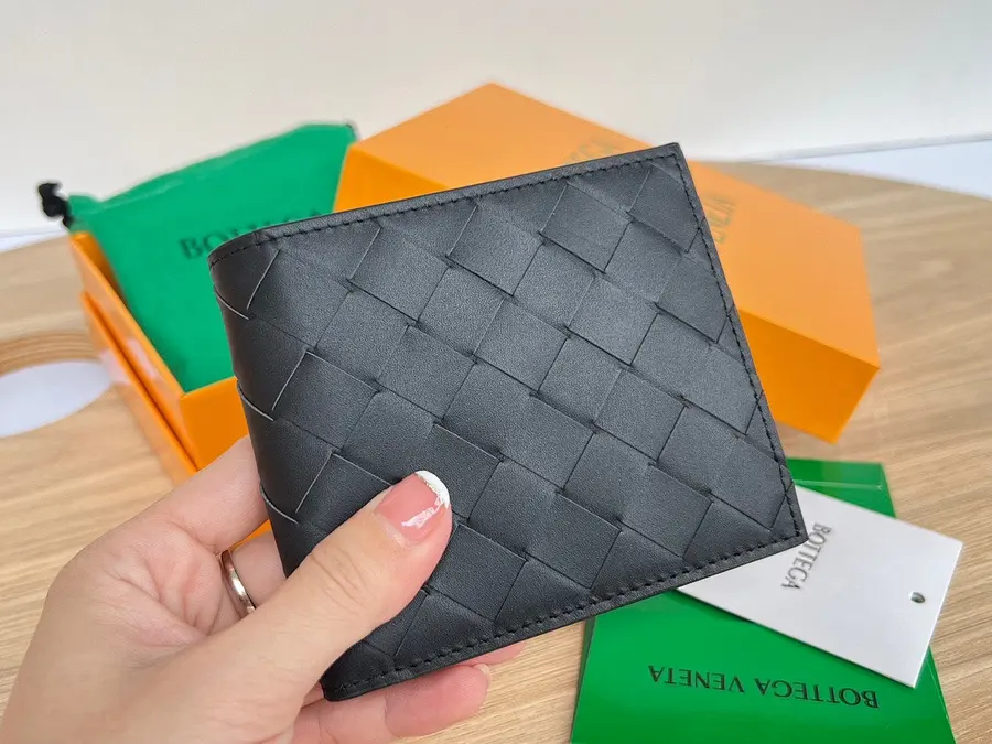 BOTTEGA VENETA ボッテガ・ヴェネタ（BOTTEGA VENETA） 財布 デイリー向け メンズ｜新品 84C57880