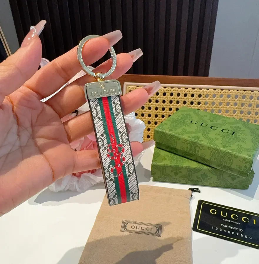 グッチ（GUCCI） キーホルダー モノグラム 男女兼用｜新品 858C41A1