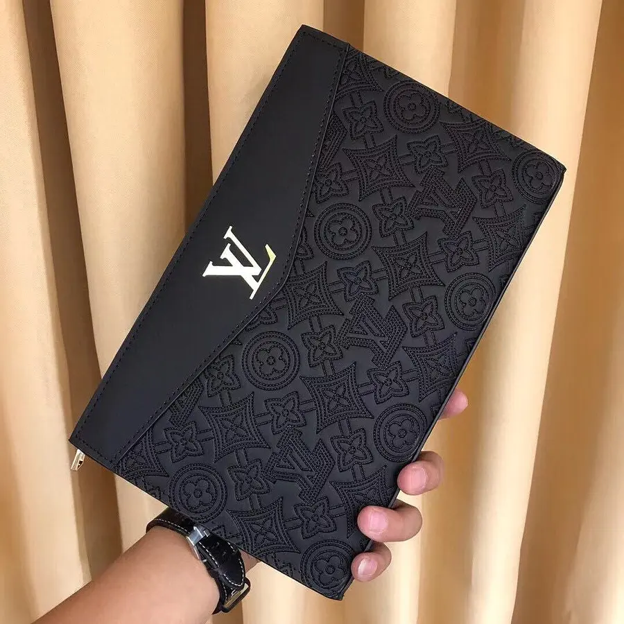 ルイ・ヴィトン（LOUIS VUITTON） クラッチバッグ 新品 メンズ レザー｜8879852E