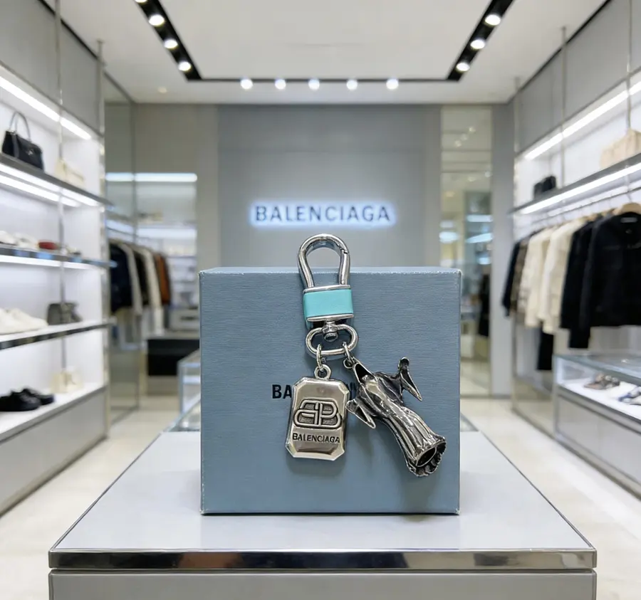 BALENCIAGA バレンシアガ（BALENCIAGA） キーリング バッグアクセサリー 男女兼用｜新品 8946379C