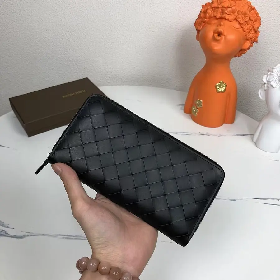 BOTTEGA VENETA ボッテガ・ヴェネタ（BOTTEGA VENETA） 長財布 新品 メンズ レザー｜8D0D409F