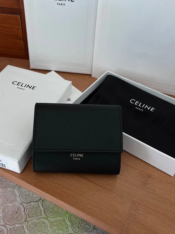 セリーヌ（CELINE） レザー コンパクト財布 レディース｜新品 8D8F439C