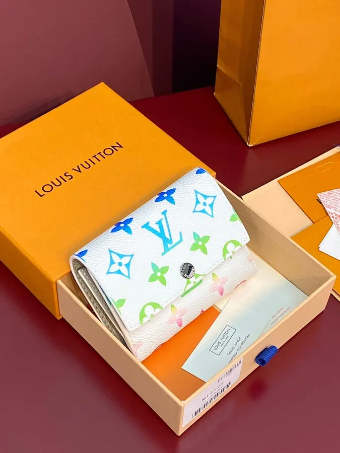 ルイ・ヴィトン（LOUIS VUITTON） ミニ財布 持ち歩きやすい レディース｜新品 8F68889F