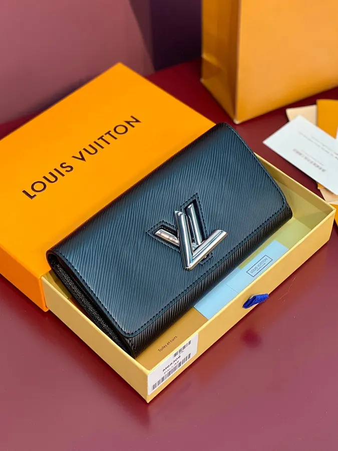 ルイ・ヴィトン(LOUIS VUITTON) 収納しやすい ロングウォレット レディース|新品 9095896Eの商品画像