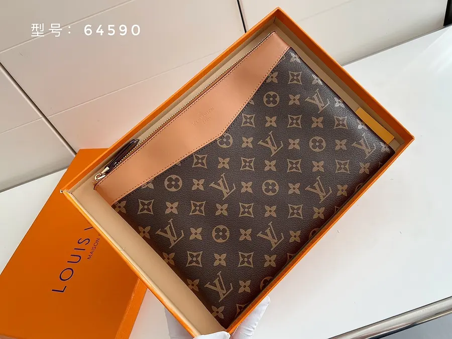 ルイ・ヴィトン（LOUIS VUITTON） クラッチバッグ 新品 メンズ 手持ちタイプ｜90C21467