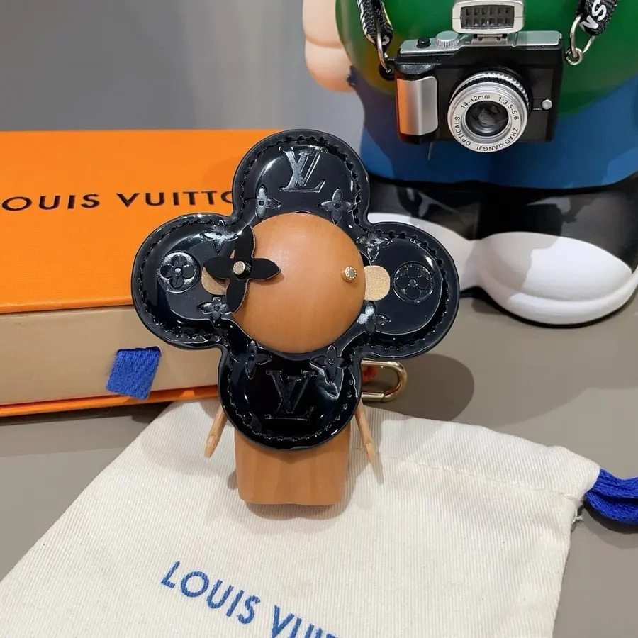ルイ・ヴィトン（LOUIS VUITTON） キーケース 新品 男女兼用 レザー｜9159910B