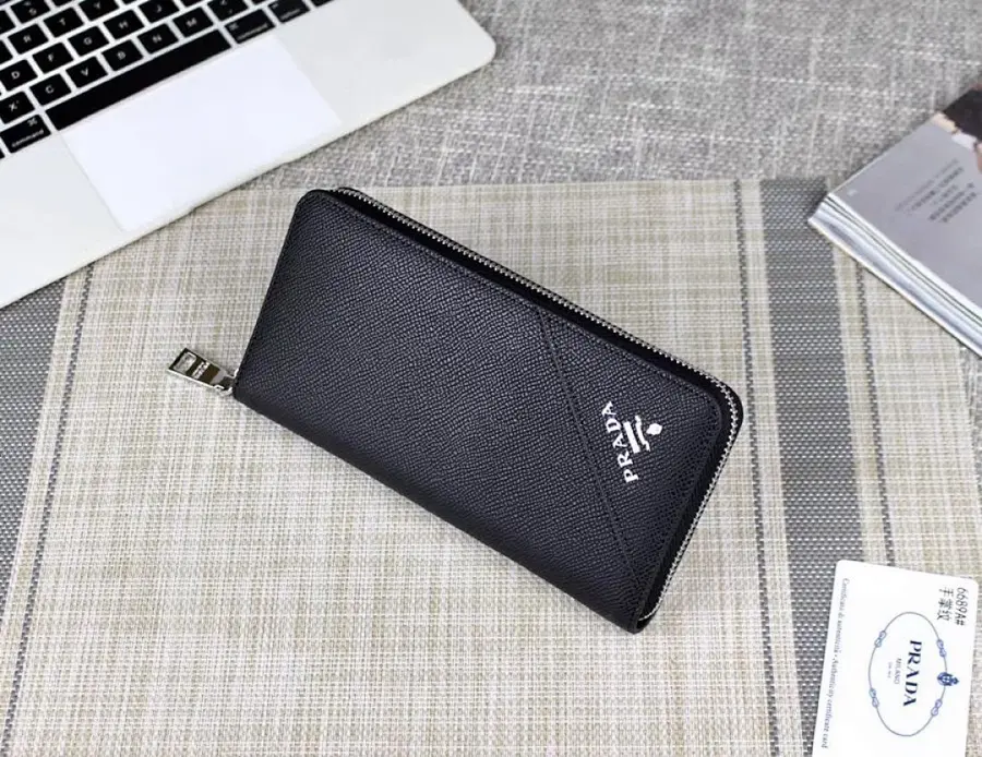 プラダ(PRADA) ウォレット 新品 メンズ レザー|91D24022の商品画像