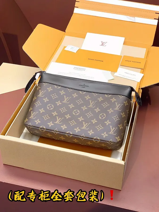 ルイ・ヴィトン(LOUIS VUITTON) クラッチバッグ レザー メンズ|新品 921809F2の商品画像