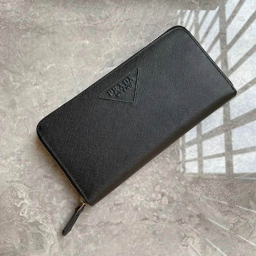 プラダ（PRADA） ファスナー仕様 ウォレット メンズ｜新品 92909B8C