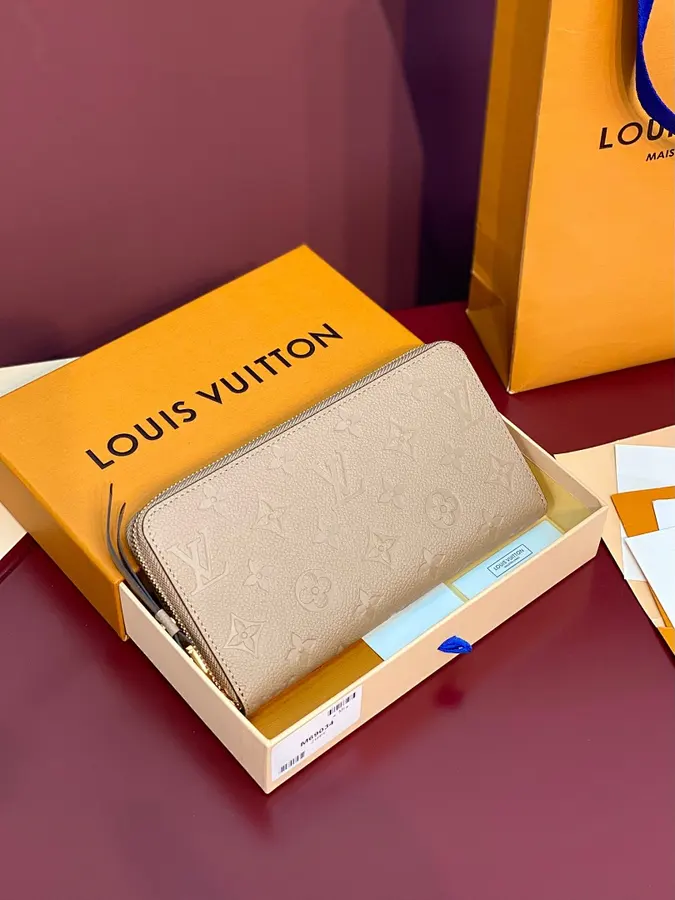 ルイ・ヴィトン（LOUIS VUITTON） 長財布 収納しやすい レディース｜新品 92EBD534の商品画像