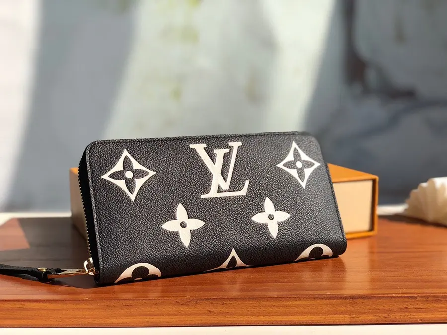 ルイ・ヴィトン（LOUIS VUITTON） 長財布 レザー メンズ｜新品 95377498