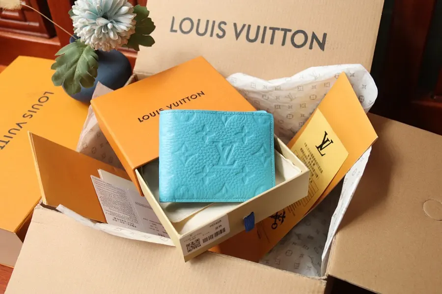 ルイ・ヴィトン(LOUIS VUITTON) メンズ ミニ財布 持ち歩きやすい|新品 95E99E7Dの商品画像