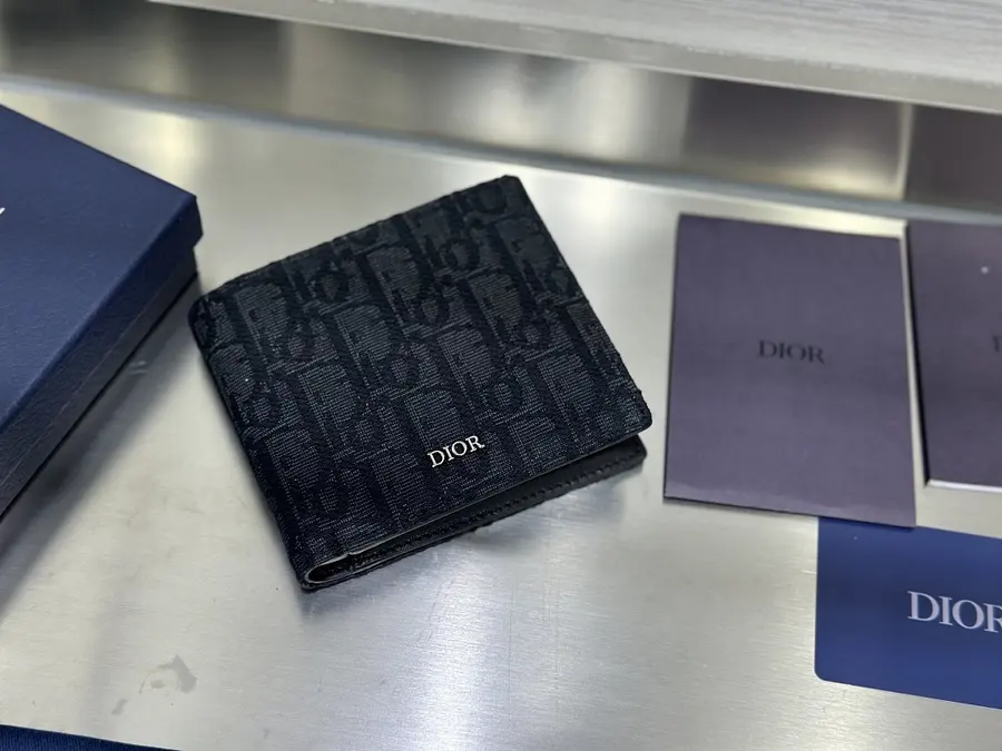 ディオール（DIOR） レザー ミニ財布 メンズ｜新品 96E6132E