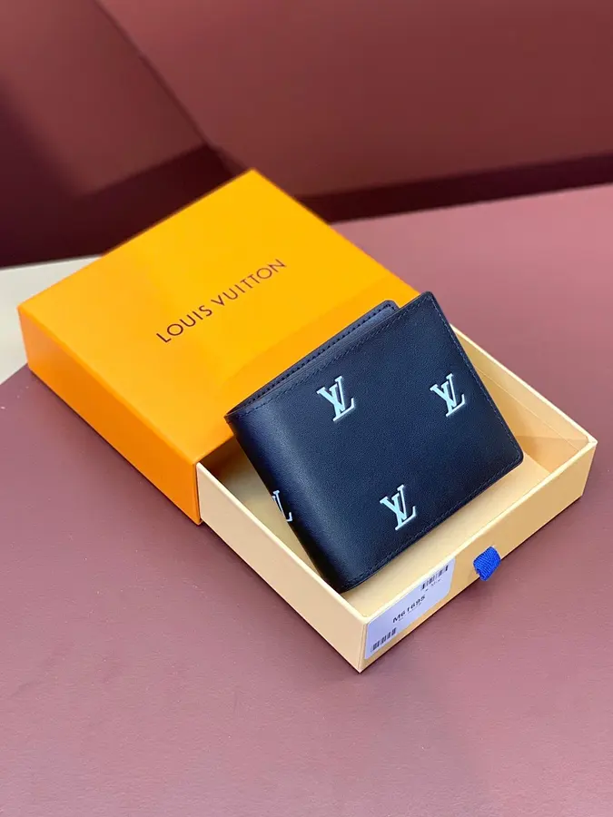 ルイ・ヴィトン（LOUIS VUITTON） レディース ミニ財布 持ち歩きやすい｜新品 97A2452B