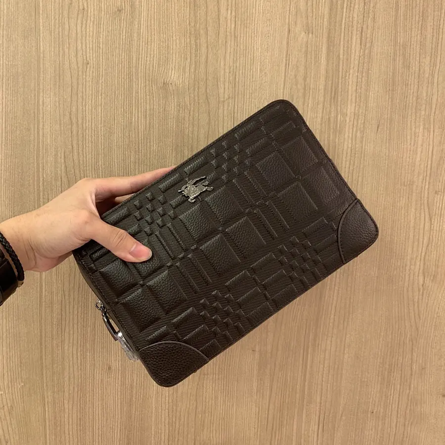 バーバリー(BURBERRY) クラッチバッグ 手持ちタイプ メンズ|新品 9CD1FB03の商品画像