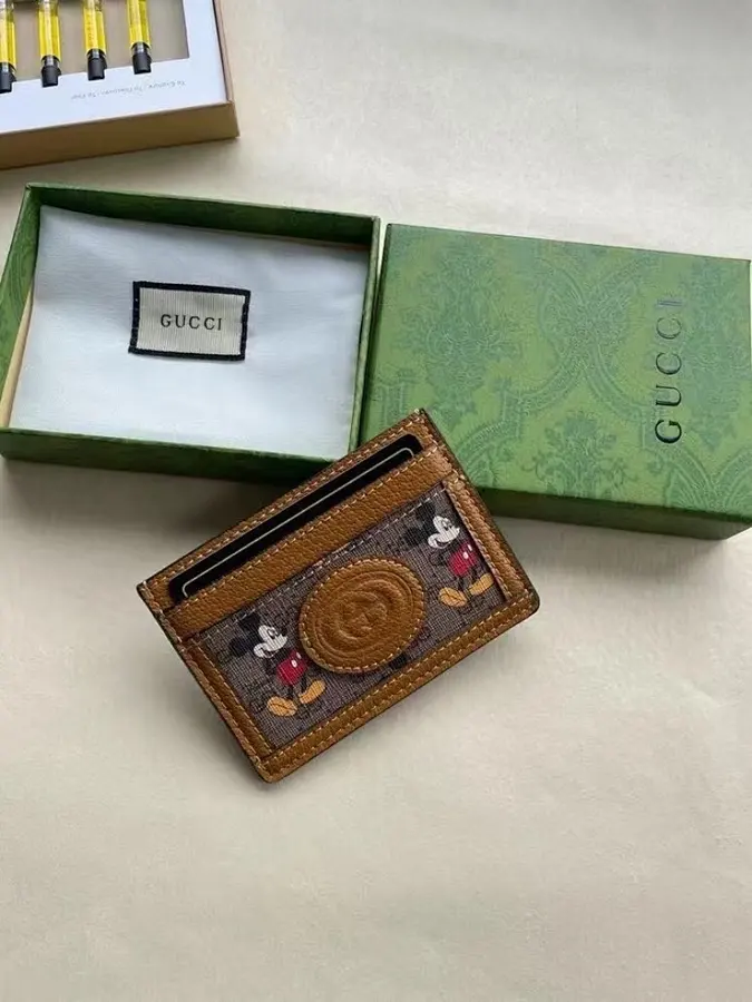 グッチ（GUCCI） 男女兼用 カードホルダー スリム｜新品 A15191F1