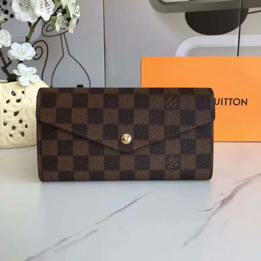 ルイ・ヴィトン(LOUIS VUITTON) レディース ロングウォレット 収納しやすい|新品 A25D1CFAの商品画像