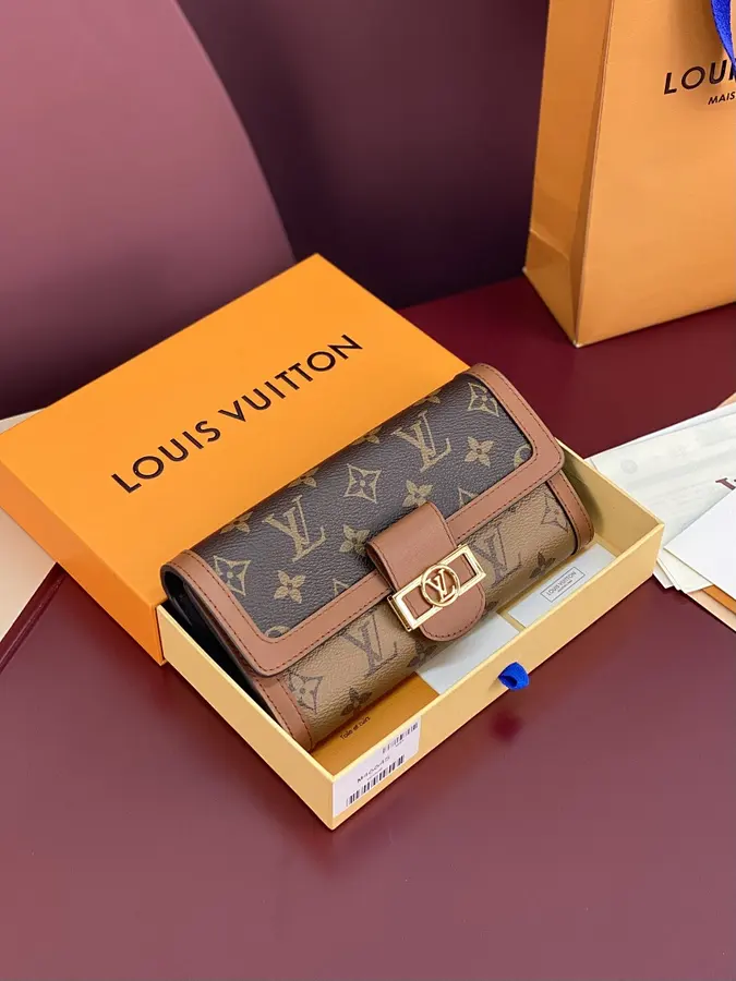 ルイ・ヴィトン(LOUIS VUITTON) ロングウォレット 収納しやすい レディース|新品 A394A272の商品画像