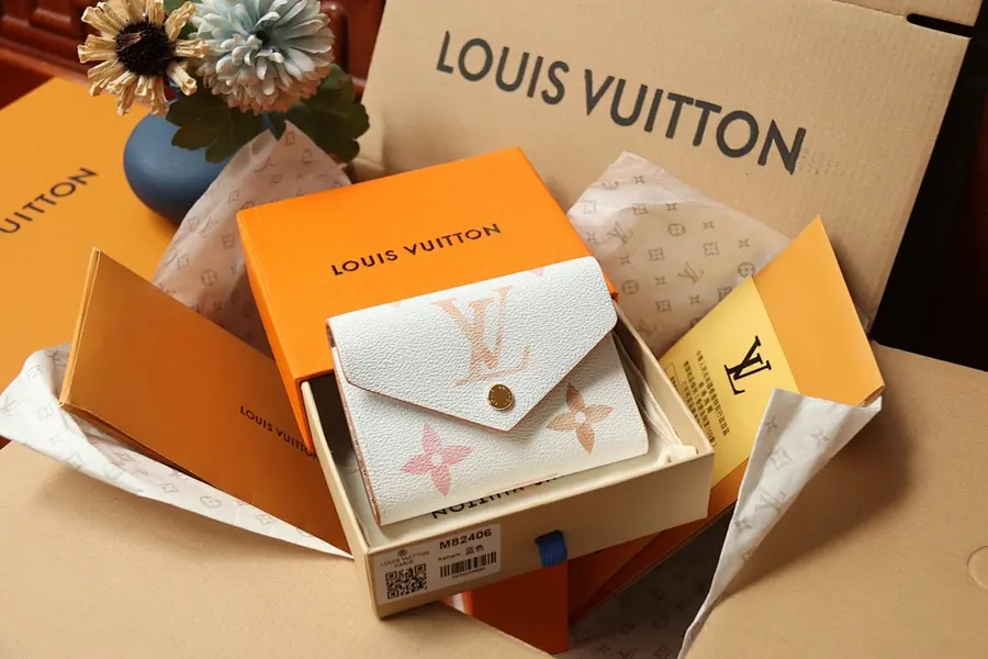 ルイ・ヴィトン（LOUIS VUITTON） レディース コンパクト財布 コンパクト｜新品 A4D04871