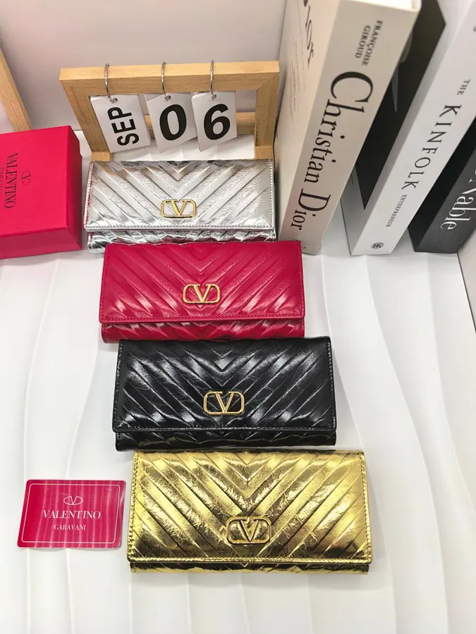 VALENTINO ヴァレンティノ(VALENTINO) 長財布 新品 レディース ロングタイプ|A63A50B0
