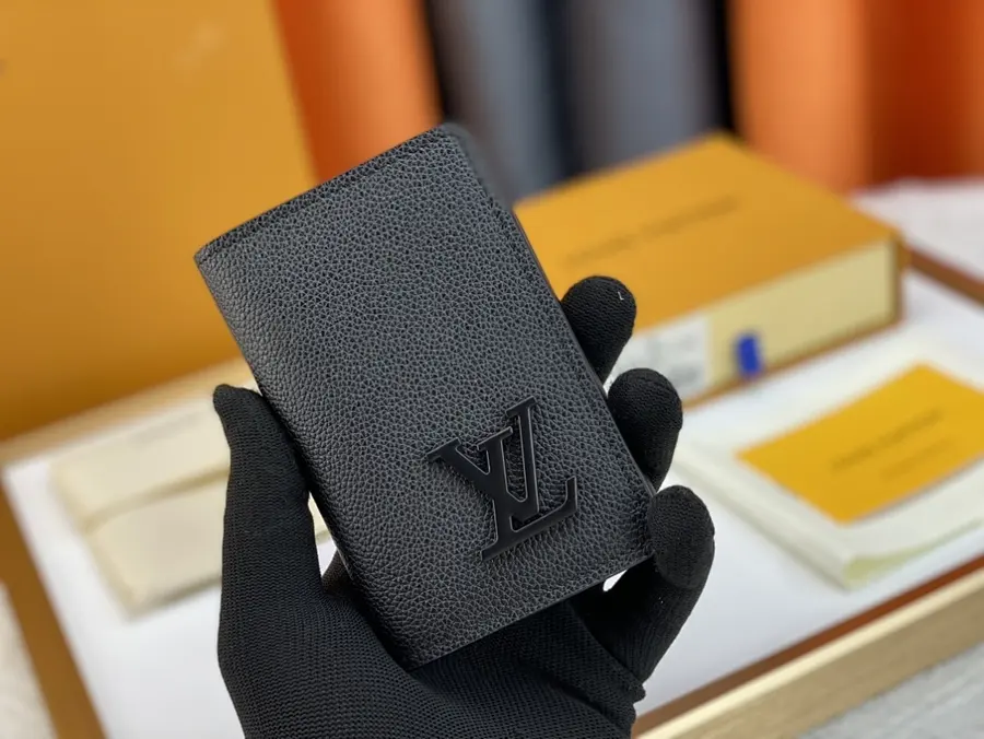 ルイ・ヴィトン（LOUIS VUITTON） メンズ ミニ財布 コンパクト｜新品 A646002D