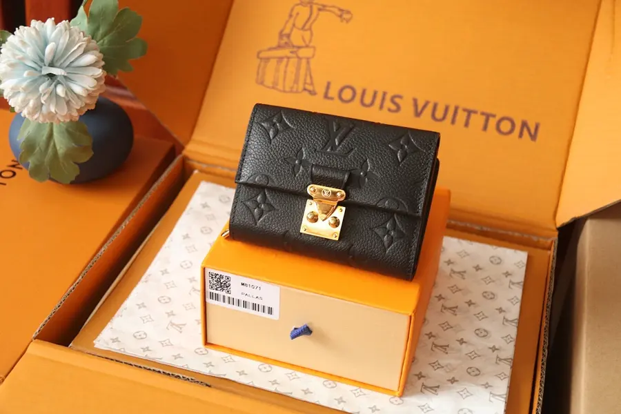 ルイ・ヴィトン（LOUIS VUITTON） コンパクト財布 レザー レディース｜新品 A7C78611の商品画像