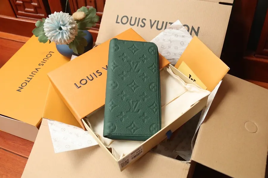 ルイ・ヴィトン（LOUIS VUITTON） ロングウォレット ロングタイプ メンズ｜新品 A81303A4