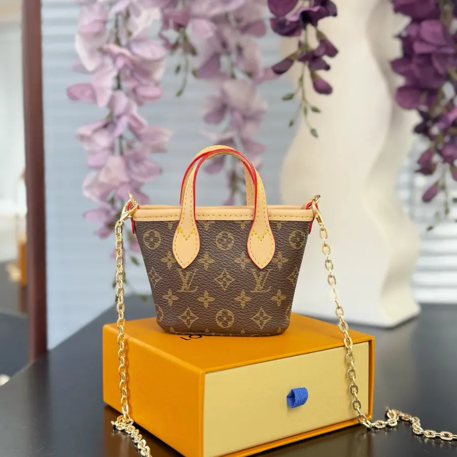 ルイ・ヴィトン（LOUIS VUITTON） レディース キーケース モノグラム｜新品 A873F562