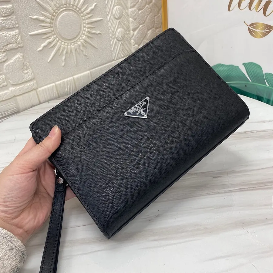 プラダ(PRADA) レザー クラッチバッグ メンズ|新品 A8E9E6DFの商品画像