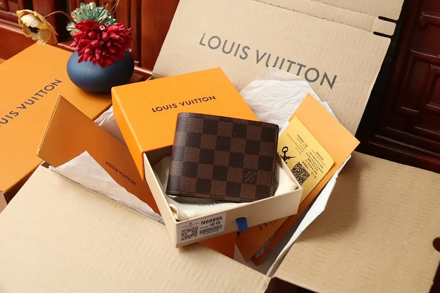 ルイ・ヴィトン（LOUIS VUITTON） レザー ミニ財布 メンズ｜新品 ABB951D1