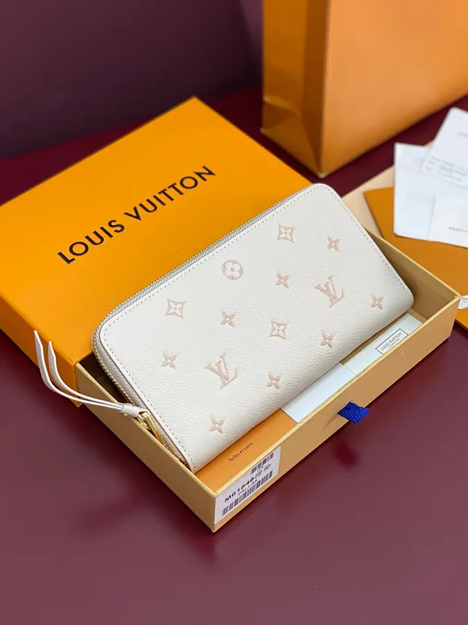 ルイ・ヴィトン(LOUIS VUITTON) ロングウォレット 新品 レディース ロングタイプ|ADC8CAC2の商品画像