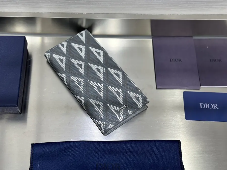 ディオール（DIOR） ロングウォレット 収納しやすい メンズ｜新品 AE55745Aの商品画像