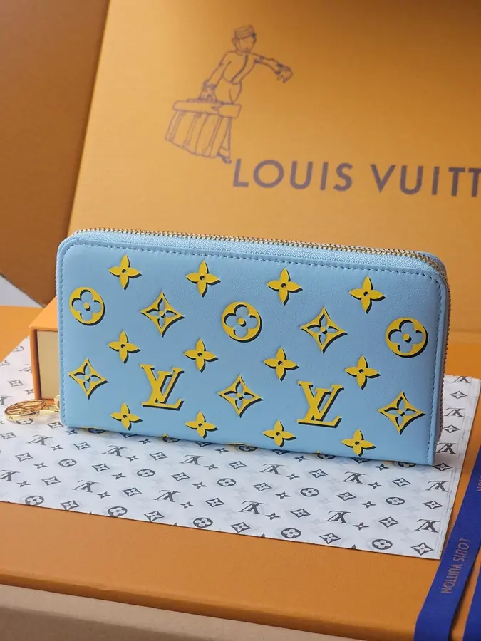 ルイ・ヴィトン(LOUIS VUITTON) レディース ロングウォレット ロングタイプ|新品 AE5C4BD0の商品画像