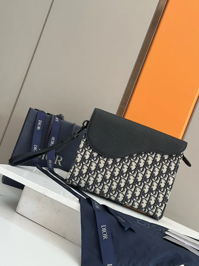 ディオール（DIOR） クラッチバッグ 新品 メンズ レザー｜AF978178の商品画像