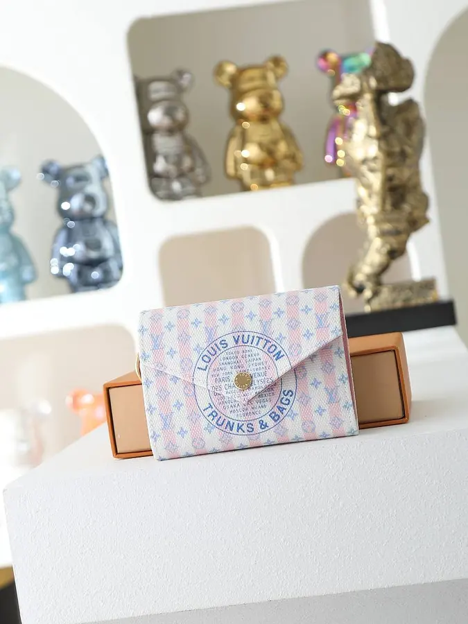 ルイ・ヴィトン（LOUIS VUITTON） レディース コンパクト財布 レザー｜新品 B01C9967の商品画像