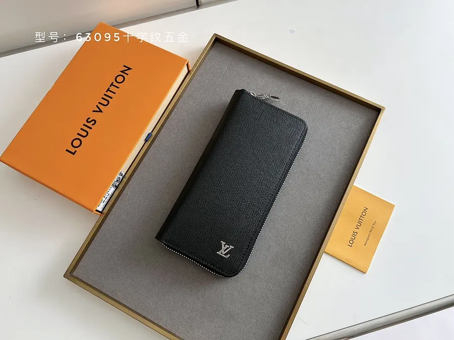 ルイ・ヴィトン（LOUIS VUITTON） ロングウォレット 収納しやすい メンズ｜新品 B2234564