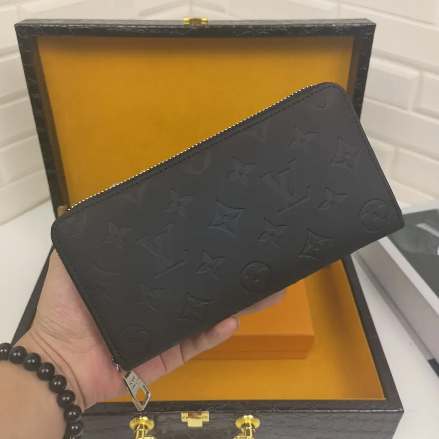 ルイ・ヴィトン（LOUIS VUITTON） レザー ロングウォレット メンズ｜新品 B2DFFC88