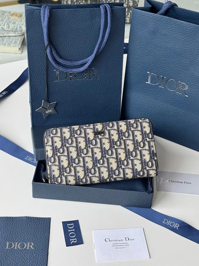 ディオール（DIOR） ロングウォレット 収納しやすい メンズ｜新品 B3E4CE69の商品画像