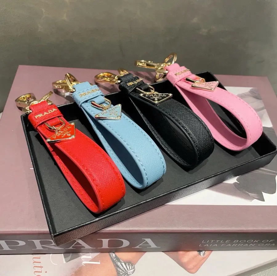 プラダ（PRADA） キーホルダー 新品 レディース バッグアクセサリー｜B7A5C78A
