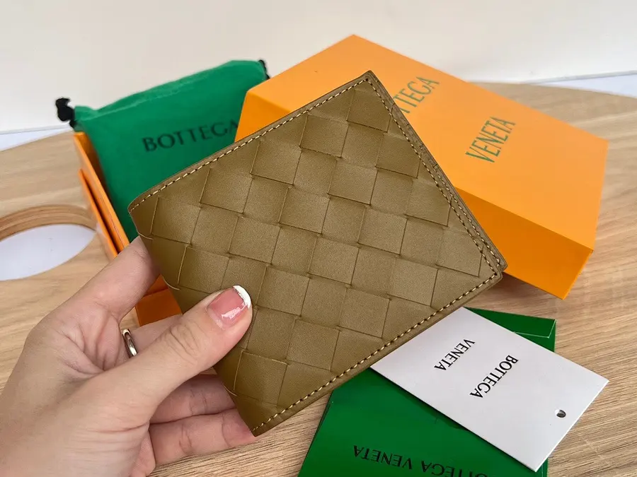 BOTTEGA VENETA ボッテガ・ヴェネタ（BOTTEGA VENETA） メンズ 財布 レザー｜新品 B7F1E432