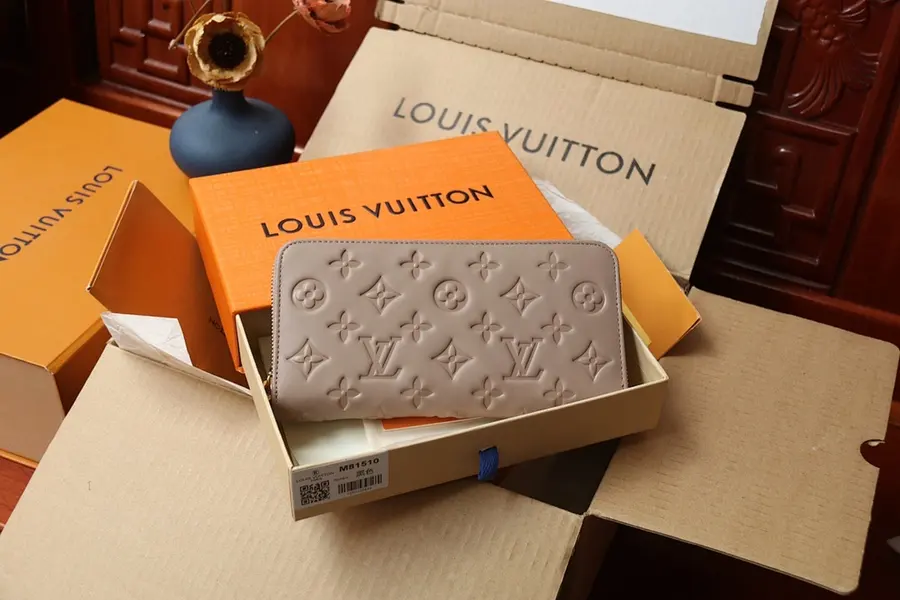 ルイ・ヴィトン（LOUIS VUITTON） レザー 長財布 レディース｜新品 B851F7C8